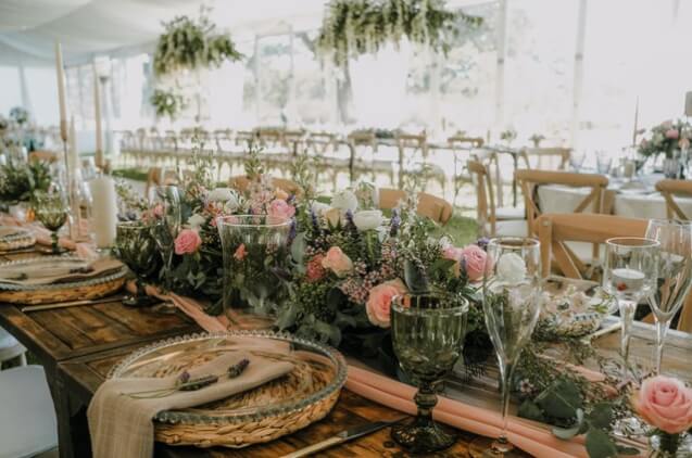 A flower table centerpiece